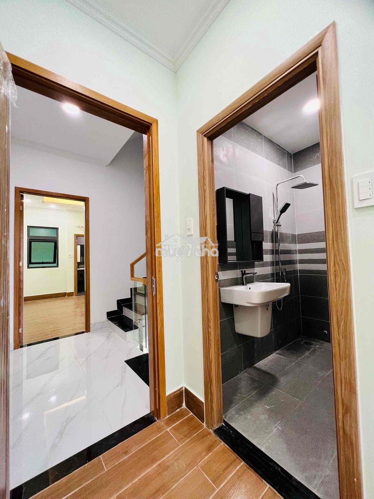 Cho thuê nhà phố dt 250m2 1trệt 1lửng 3lầu 4pn 5wc vỉa hè xe tải đậu - 4