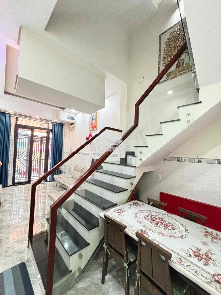 Bán nhà phan văn khoẻ q6 4*15 1 trệt 2 lầu hoàn công đủ sổ hồng riêng