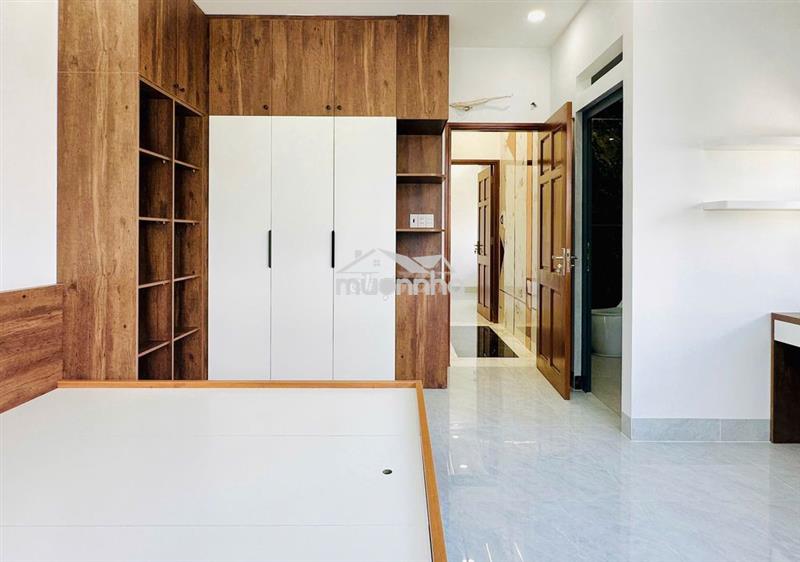  35/51 đỗ thừa luông, 4 x 16.7m, 1 trệt hai lầu sân thượng giá 8,5 tỷ.