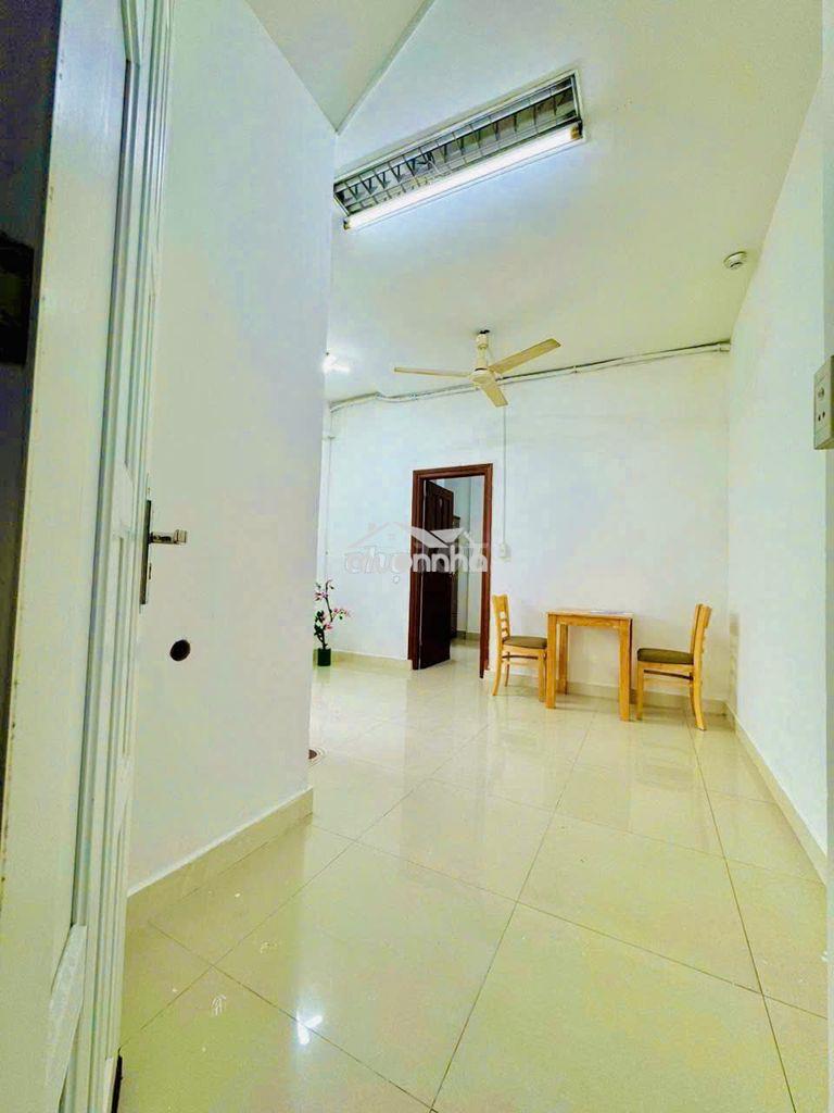 Ch 40m2 đủ nội thất ngay etown cộng hòa, 62 trương công định tân bình