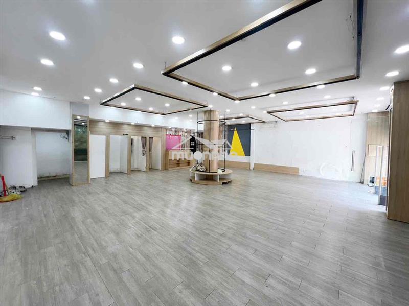Cho thuê mặt bằng đẹp ngang 10 mét  kinh doanh - vị trí cực đẹp