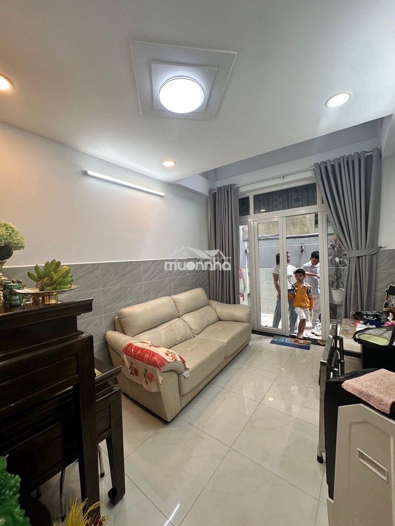 Xóm chiếu q4- 5 lầu đúc- 26m2- hoàn công - chỉ 3 tỷ nhỉnh