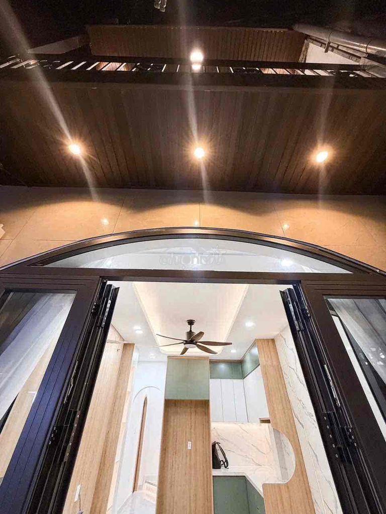 Nhà mới hoàn công đầy đủ khu trung tâm q3