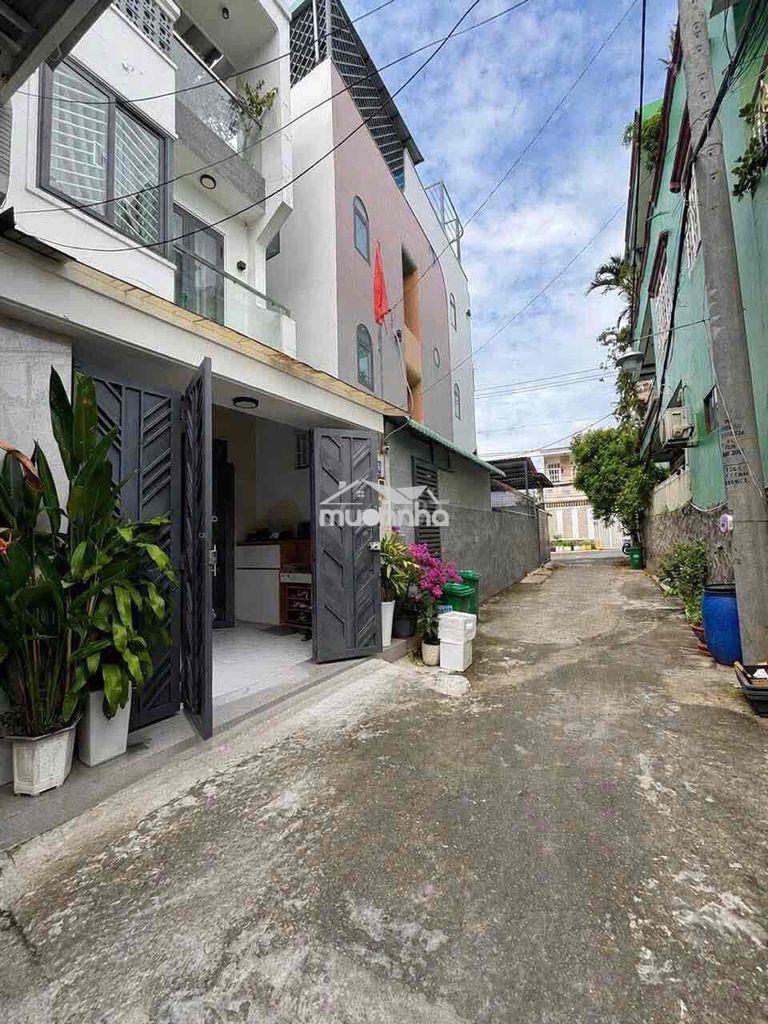 Nhà đẹp 3 tầng full nội thất hẻm 175 tăng nhơn phú b