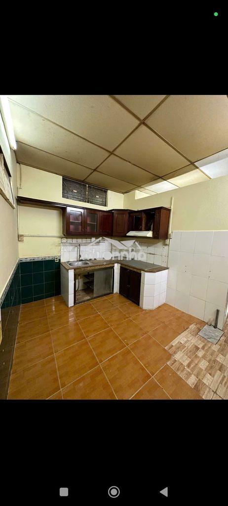 Nhà đẹp sạch sẻ 4 phòng ngủ wa rẻ  - 2