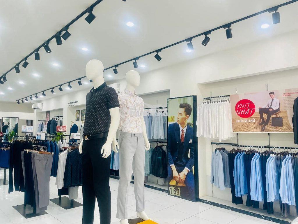 Cho thuê nhà mặt tiền 477 đường nguyễn thị thập, quận 7. dt: 10x30m - 2