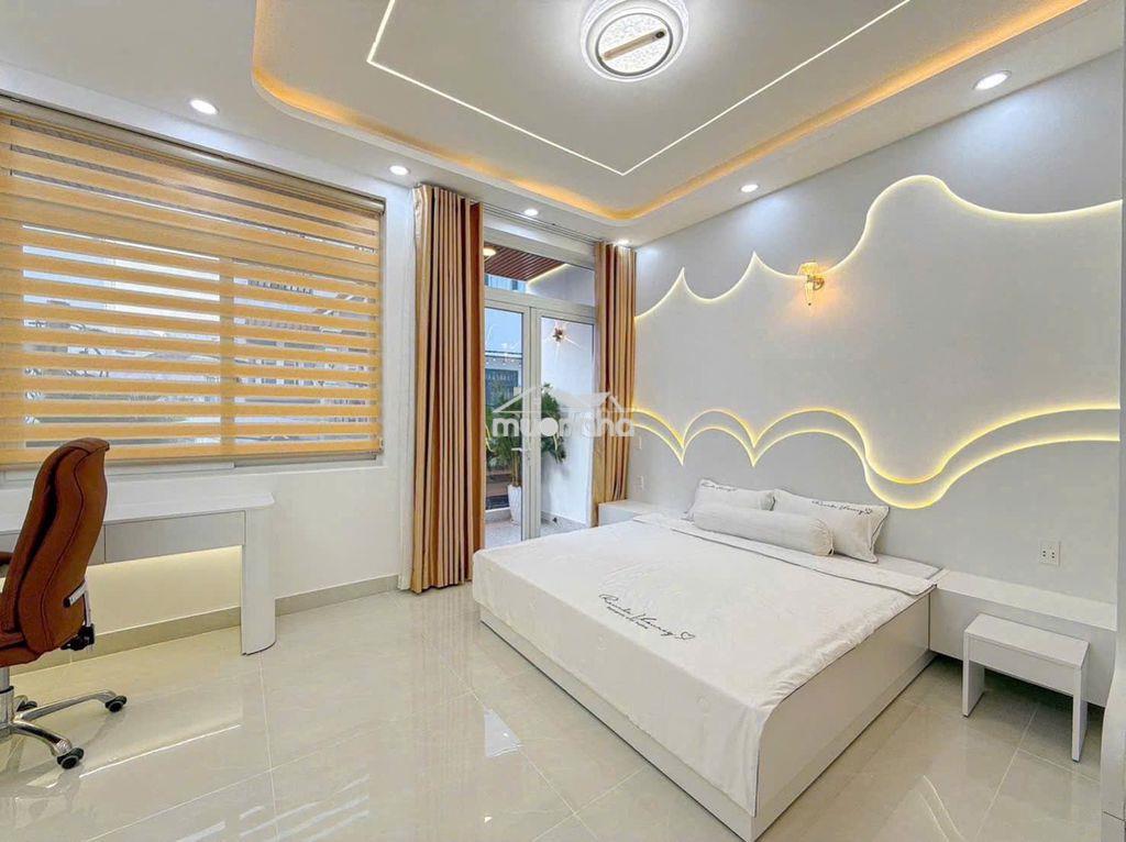 Nhà 3 tầng - cạnh phú mỹ hưng - xe hơi trong nhà - 57m2 - nhỉnh 9 tỉ - 4