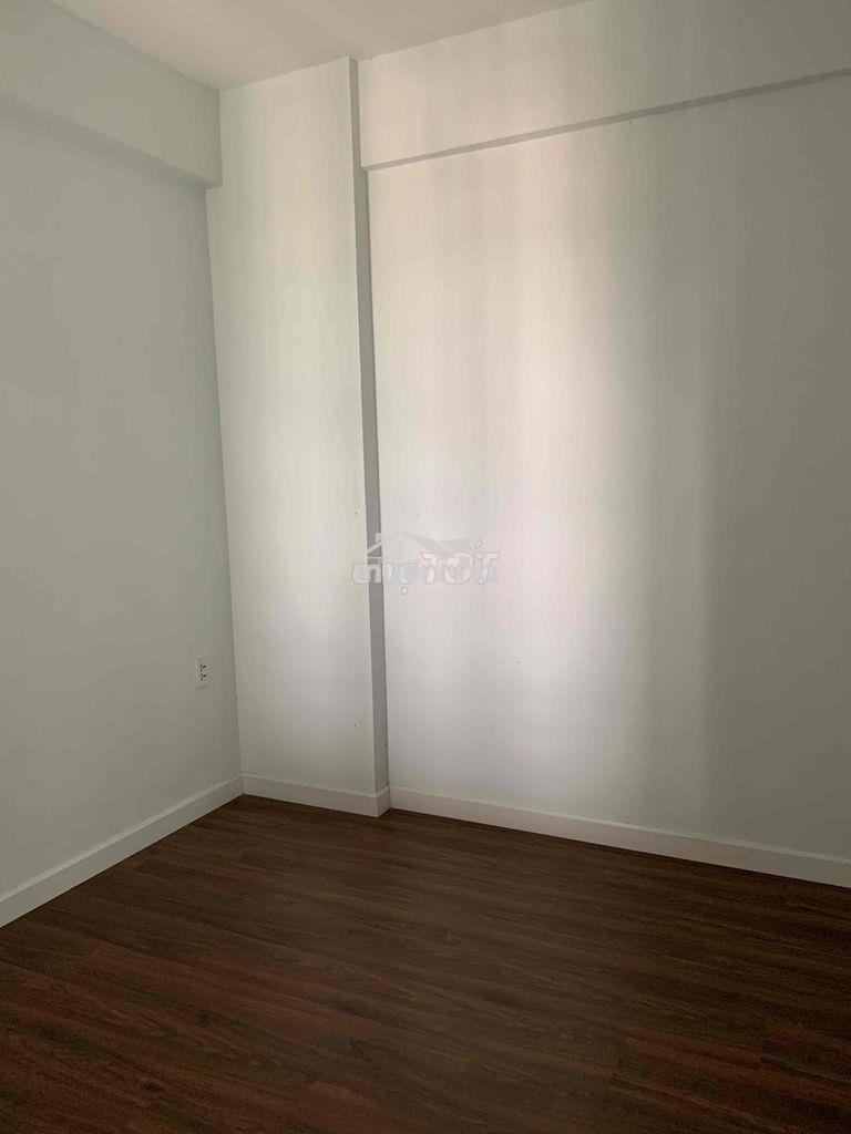 Hàng hiếm cho thuê 2pn 2wc ban công + logia  lovera vista - 2