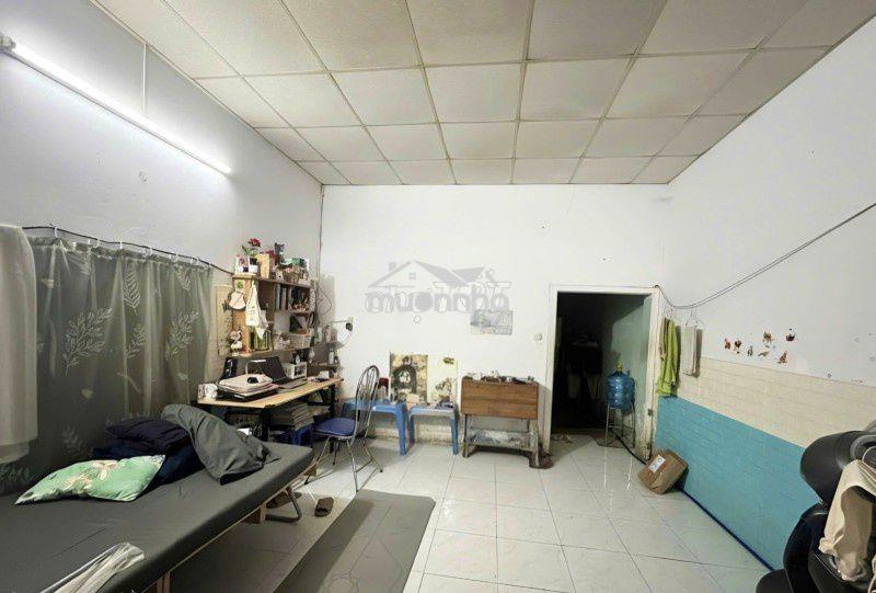 Hàng hiếm 5,45 tỷ - gần 100m2 - ngang 4m - xe hơi nhỏ đậu trong sân