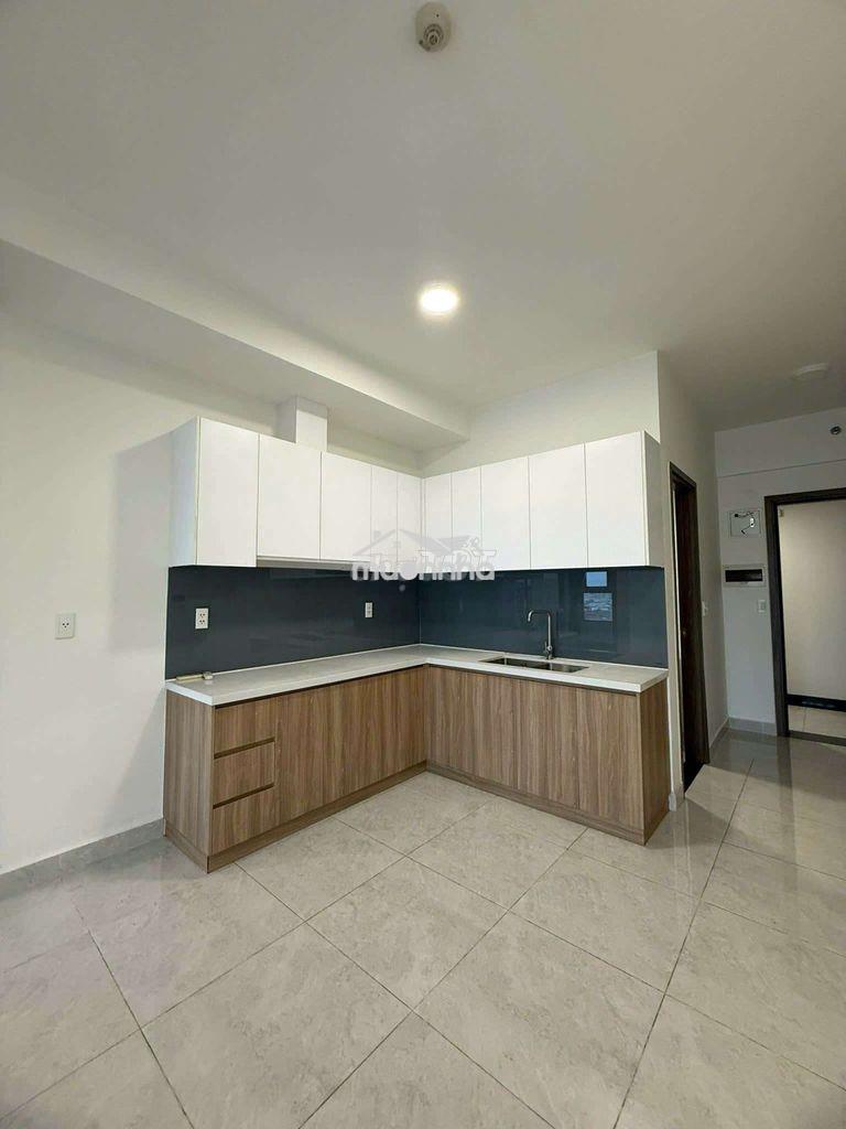Bán gấp saigon asiana sổ hồng 2pn hướng đông 3.95 - 3
