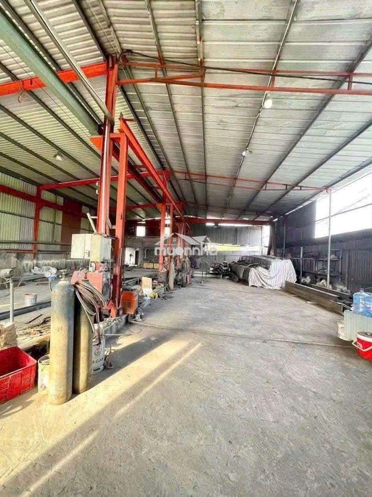 Xưởng dĩ an 500m²/35tr sẵn 2 cẩu trục điện 3fa sản xuất - 2