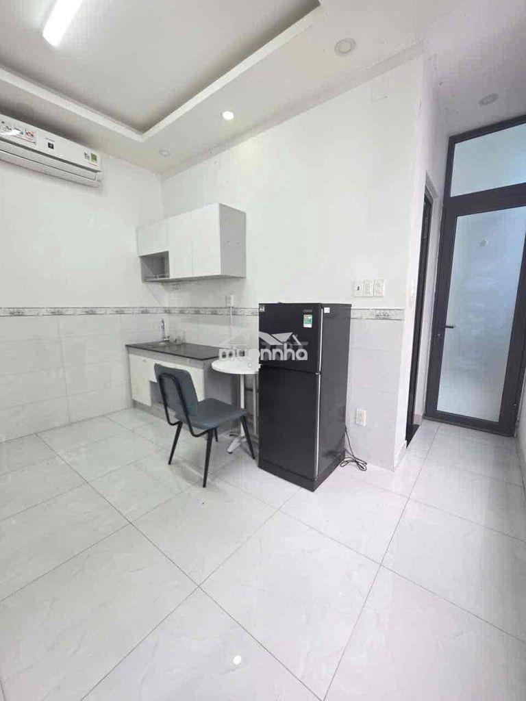 Phòng 30m2, đường nguyễn thiện thuật, p.1, q.3 - 4
