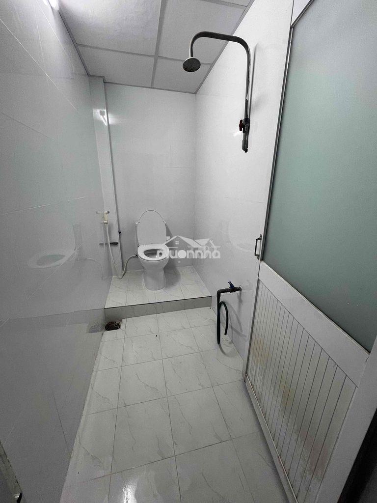 Cho thuê phòng 1 người, điện nước giá dân, máy lạnh, gần công thương - 3