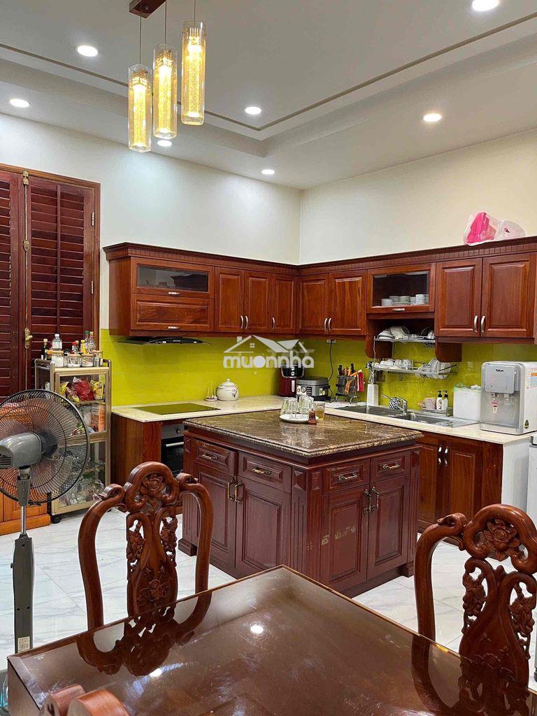 Biệt thự góc 2 mặt tiền kdc gia hoà, phước long b. dt: 252m2/20.5  tỷ - 4