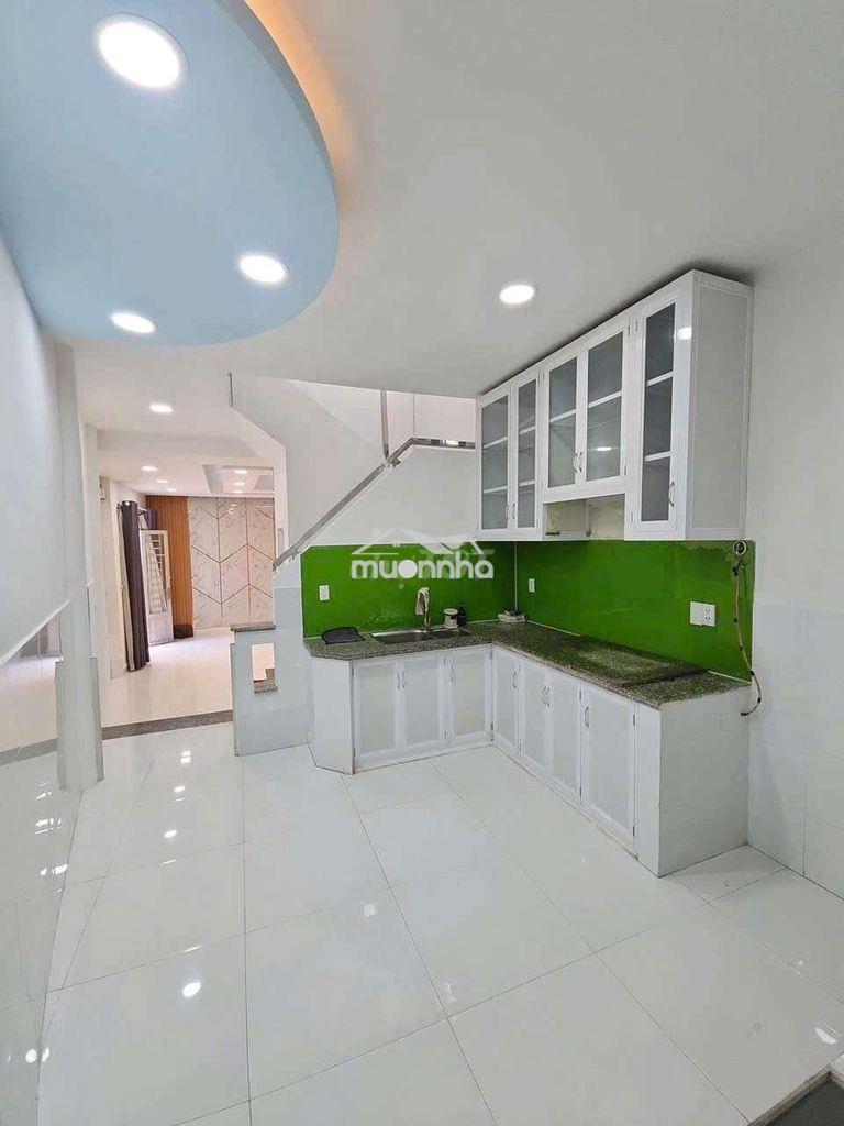 Nhà bán ngay trung tâm đường huỳnh tấn phát cạnh trường học  cấp 2 - 4