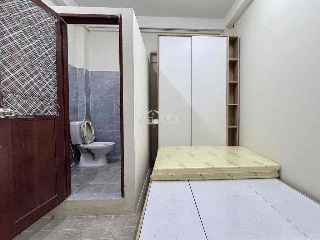 Phòng ban công thoáng siu hạt dẻ ngay cầu chà và - 4