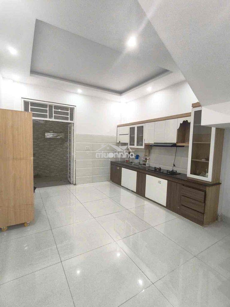 Nhà 1 trệt 3 lầu, 4pn, đường xe hơi trống sẵn ở ngay - 2