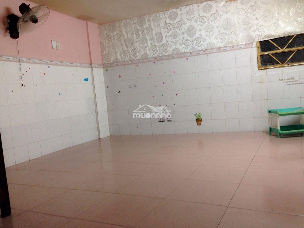 Còn 2 phòng lầu 1 ko nội thất ở 243a/58 hoàng diệu q4 - 4