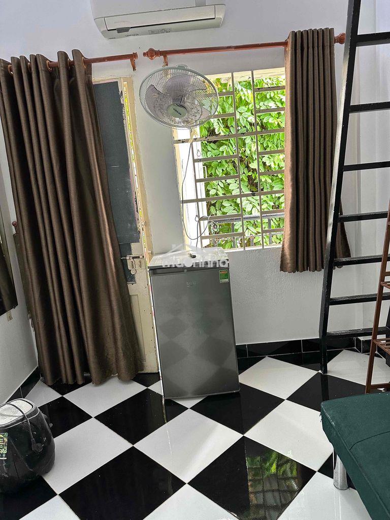 Phòng có gác lửng, có ban công - 2