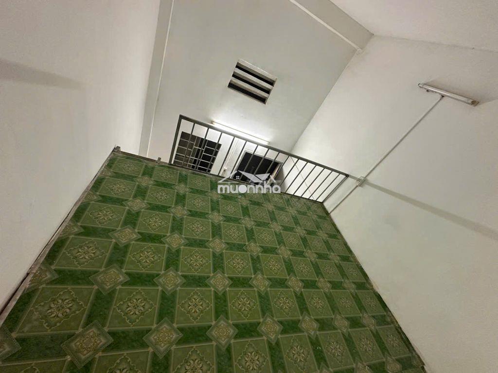 Phòng trống mới sơn lại - 2