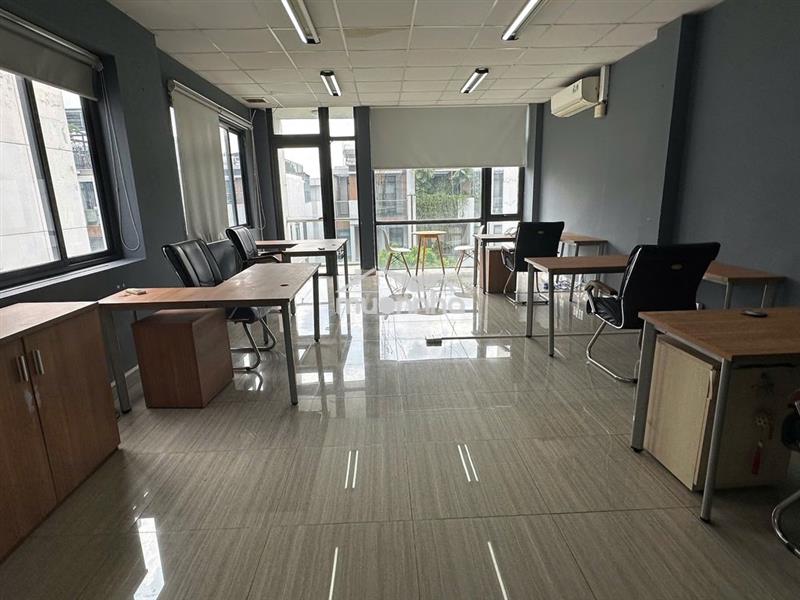 Cho thuê văn phòng kdt vạn phúc city 8.5tr full nội thất như hình