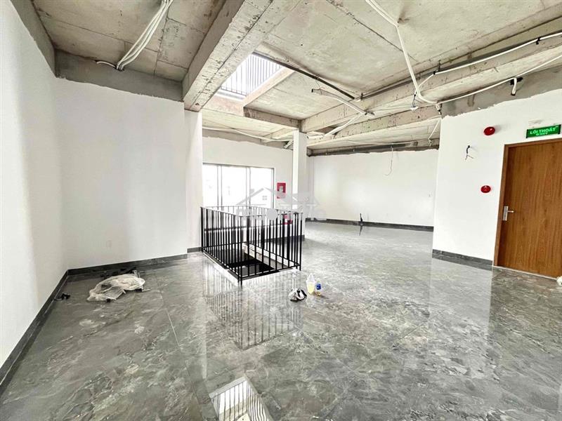 Cho thuê tầng 3 dt 230m2
