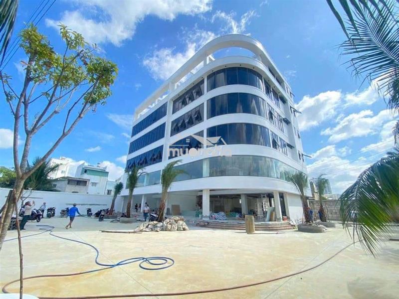 Cho thuê tòa nhà góc có  thanh máy khu tên lửa dt 1000m2