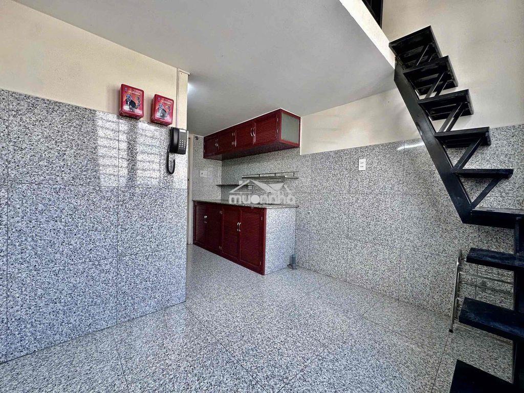 Duplex - cửa sổ trời - gần nttu - giảm 50% tiền nhà cho tân sinh viên - 3