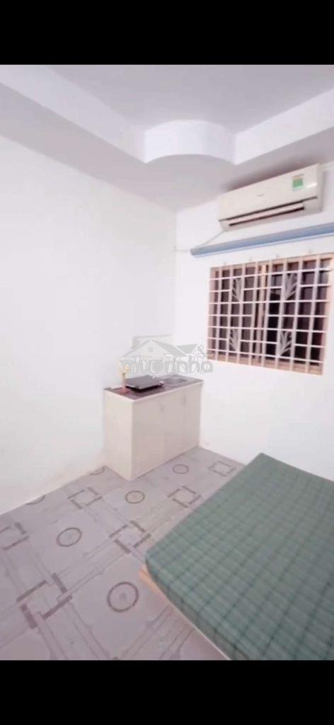 Quận 3 - tầng trệt full nội thất, wc riêng - 3.8tr