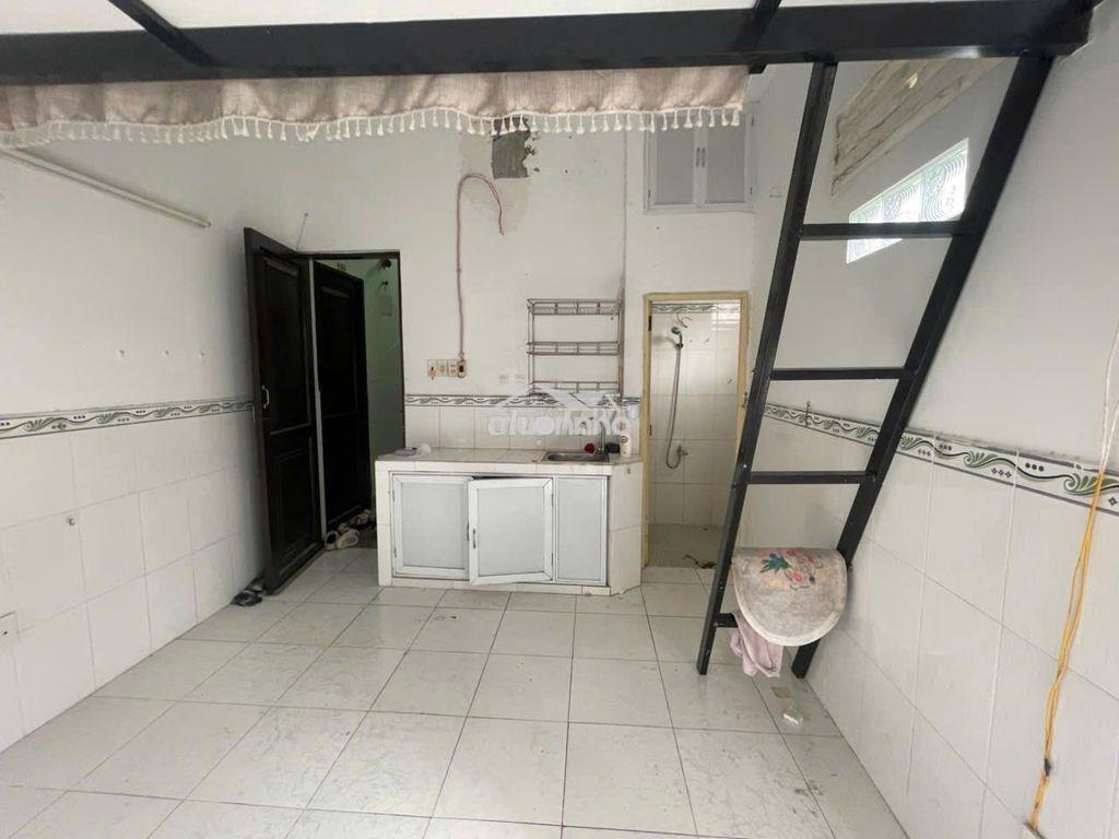 Cho thuê phòng trọ ngã tư hàng xanh, 4,5 triệu, 20m2, có gác, ban công - 4