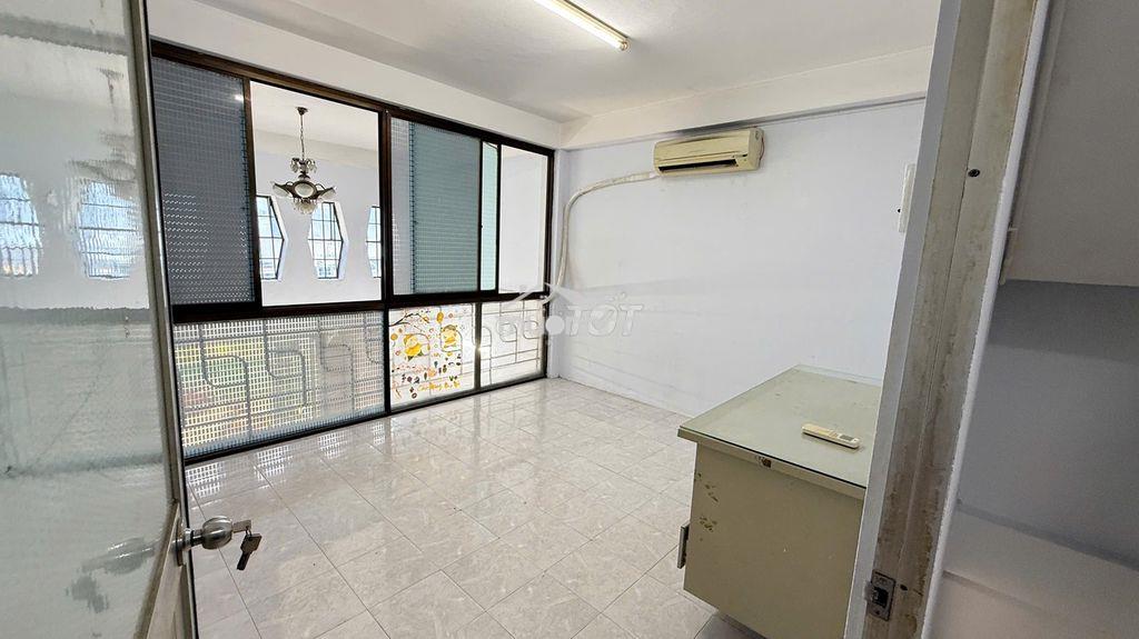 Nhà nguyên căn gần chợ đường nội bộ lạc long quân p5 - 3