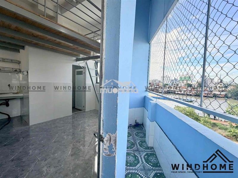 Phòng ban công cửa sổ trời gác cao kế bên ufm cầu tân thuận kcx