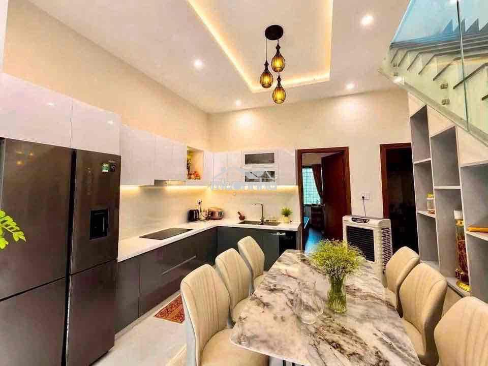 Bán gấp nhà 2 tầng cho thuê được 20 triệu/ tháng, giá chỉ nhỉnh 7 tỷ - 3