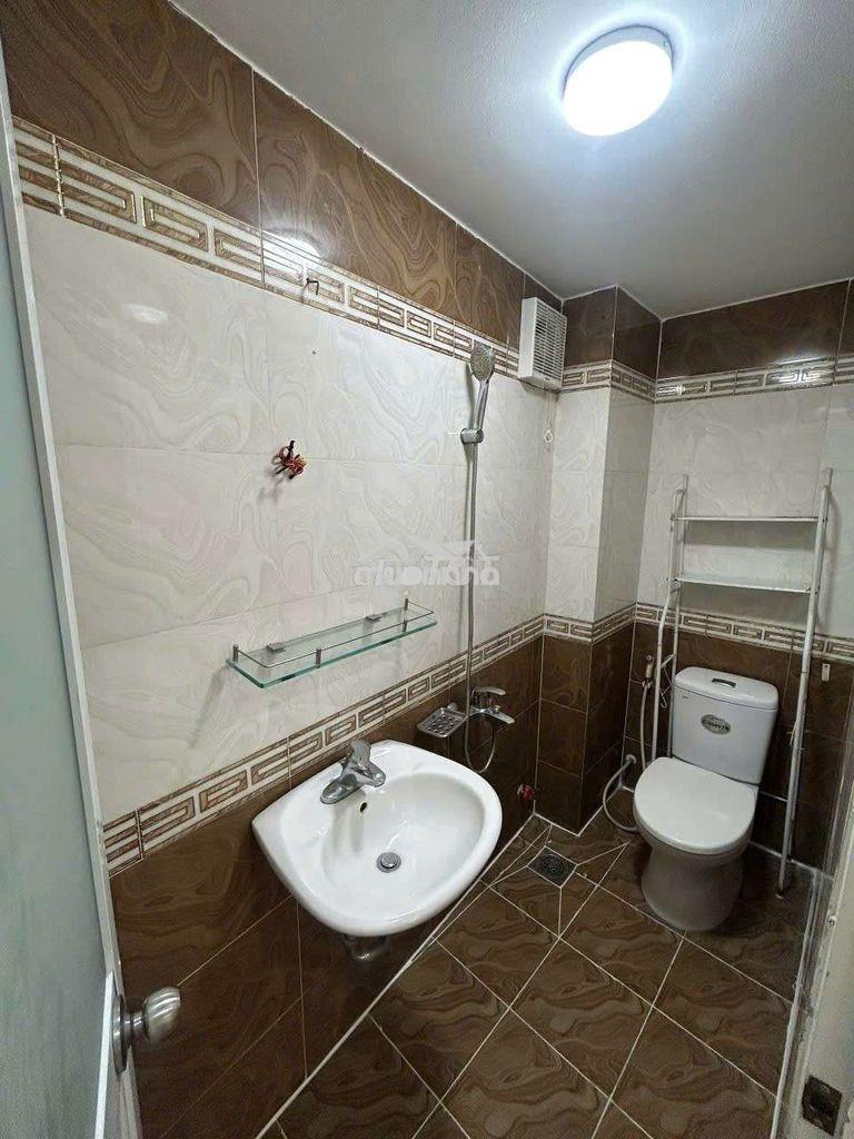 Nhà nc mới đẹp tr 2 lầu st 2pn 3vs trần đình xu q1 - 4