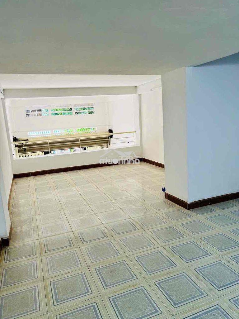 Mặt bằng tầng trệt chung cư, 53m2, vỉa hè lớn, có chỗ đậu ô tô - 4