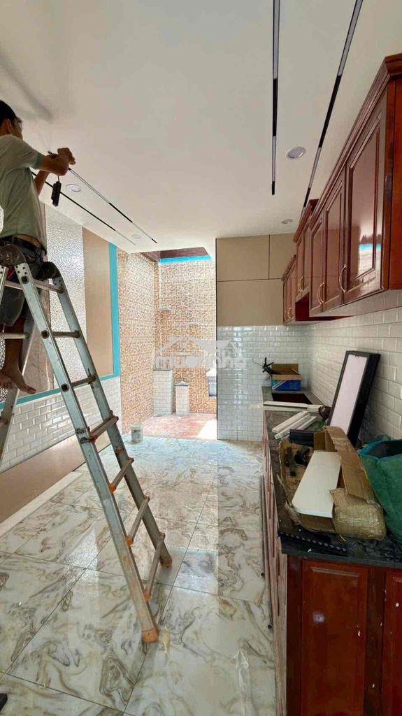 Nhà vị trí đẹp, thuận tiện kinh doanh buôn bán tại nhà - 4
