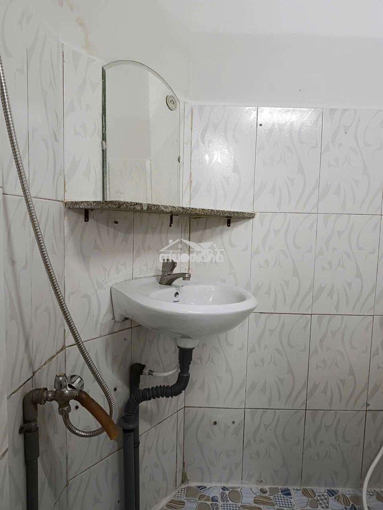 Nhà sạch sẻ 2 lầu 2 phòng ngủ  - 3