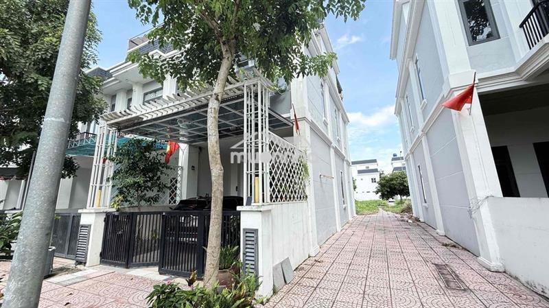 Nhà đầy đủ nội thất vào ở ngay