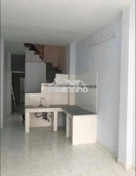 Nhà thuê hxh phạm hùng
- cách 1 căn ra mặt tiền
- dt: 3.5 x 20 - 4