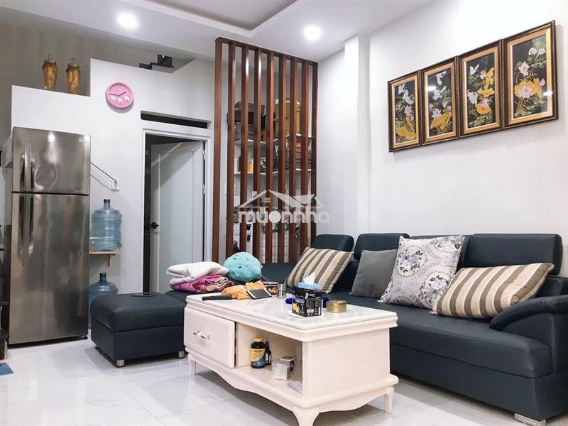 Cho thuê nhà nguyên căn 1 trệt 2 lầu ngay công viên gia định giá 10tr