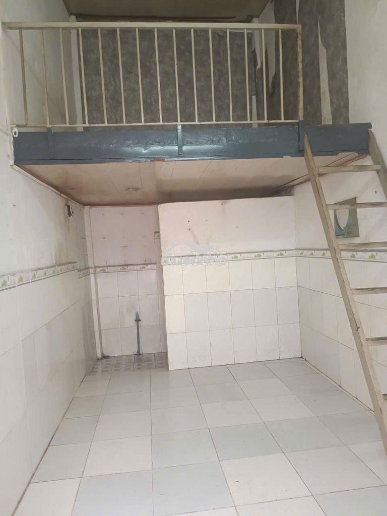 Phòng trọ sạch sẽ hẻm 585 htp