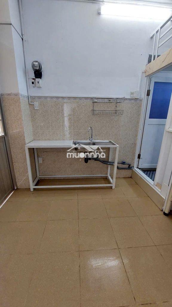 Phòng trọ có gác ban công gần mega bình phú - 2