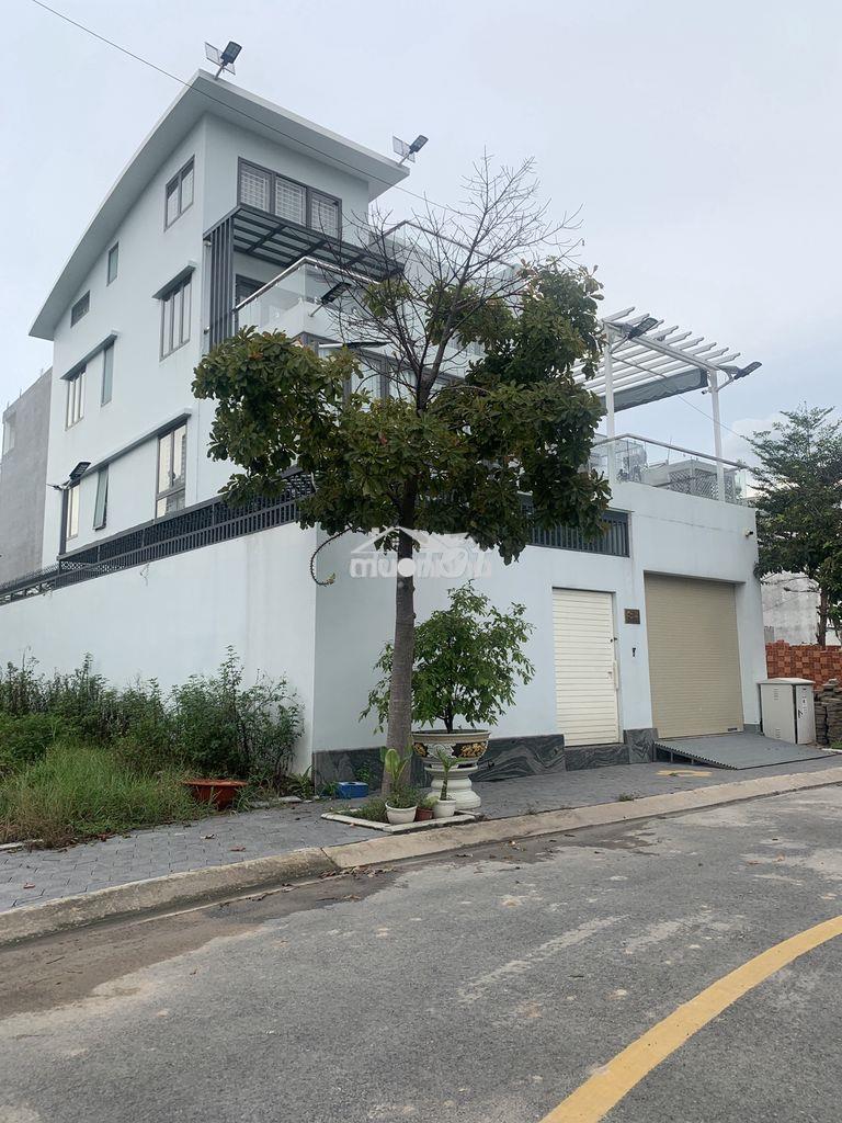Ngộp bank bán gấp lô đất biệt thự the seasons giá 8.4 tỷ. dt 10x20