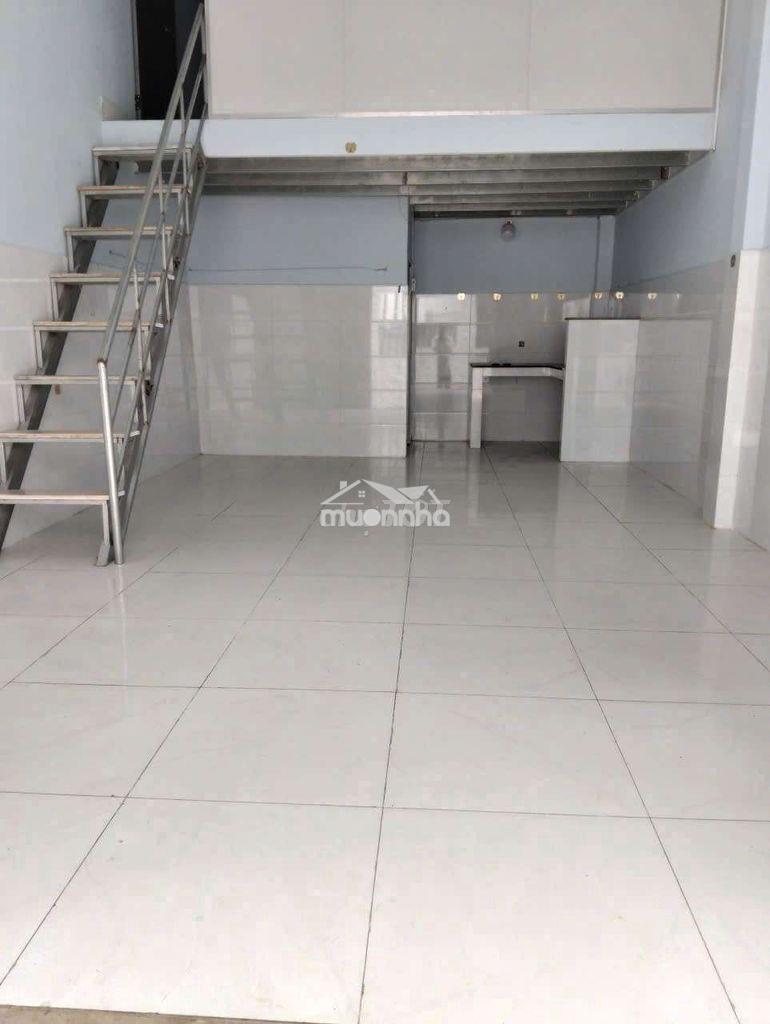 Nhà mặt tiền trệt lửng 4*12 có sân tiện kd - 2