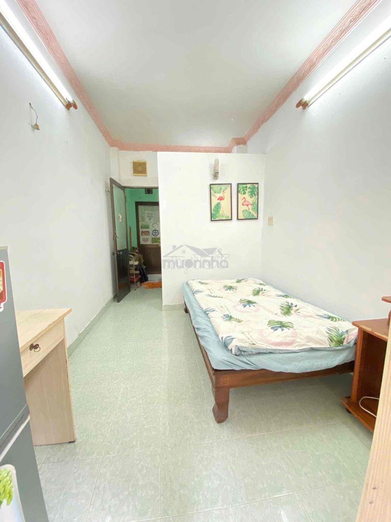 Cho thuê phòng bancong đường lê văn sỹ q3 - 3