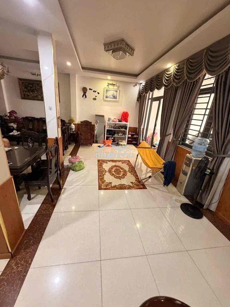 Cho thuê biệt thự vila phan huy ích hẻm 2 xe tải thôg  dt 180 m trệt 3 - 4