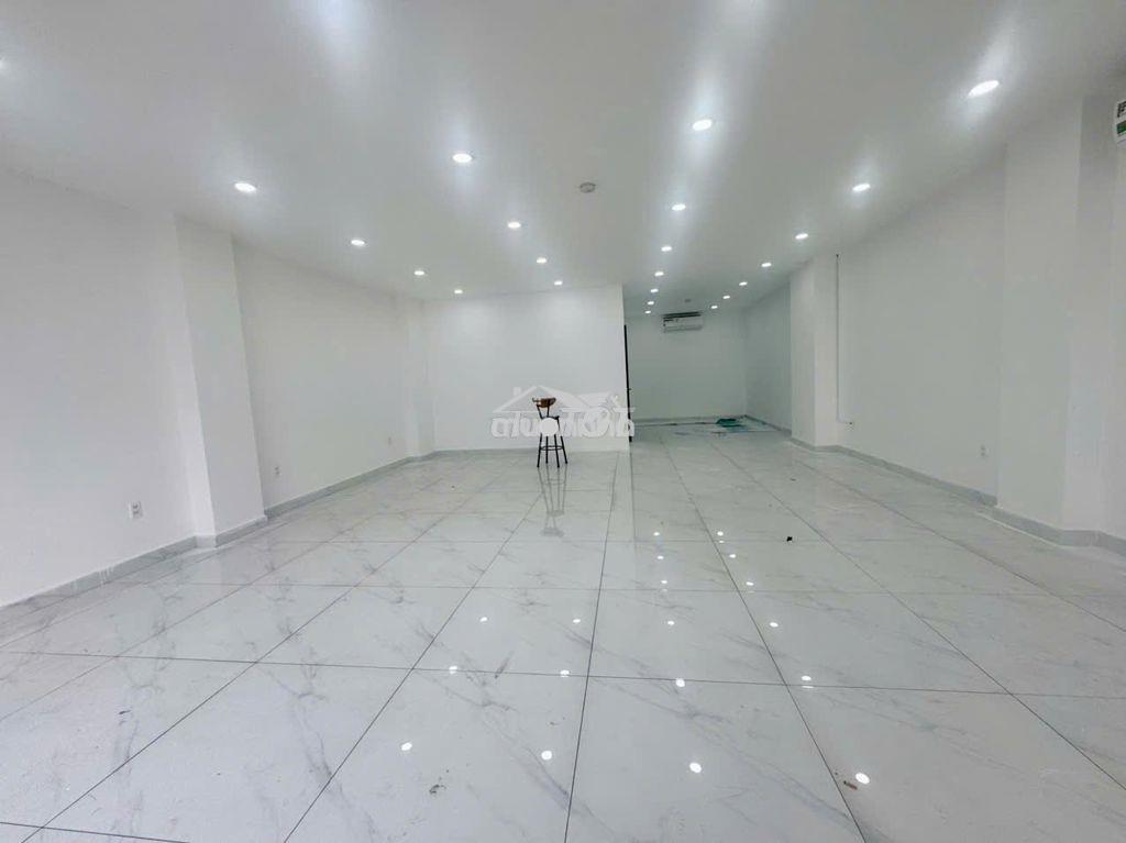 Văn phòng 80m2, sàn trống, có máy lạnh, hầm xe ở vạn phúc. giá 13 tr - 4
