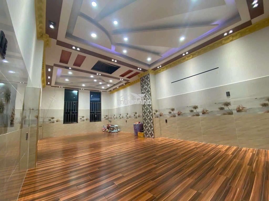 Nhà to 5 tầng - ngang 12m  dài 35m - đường 12m - 3