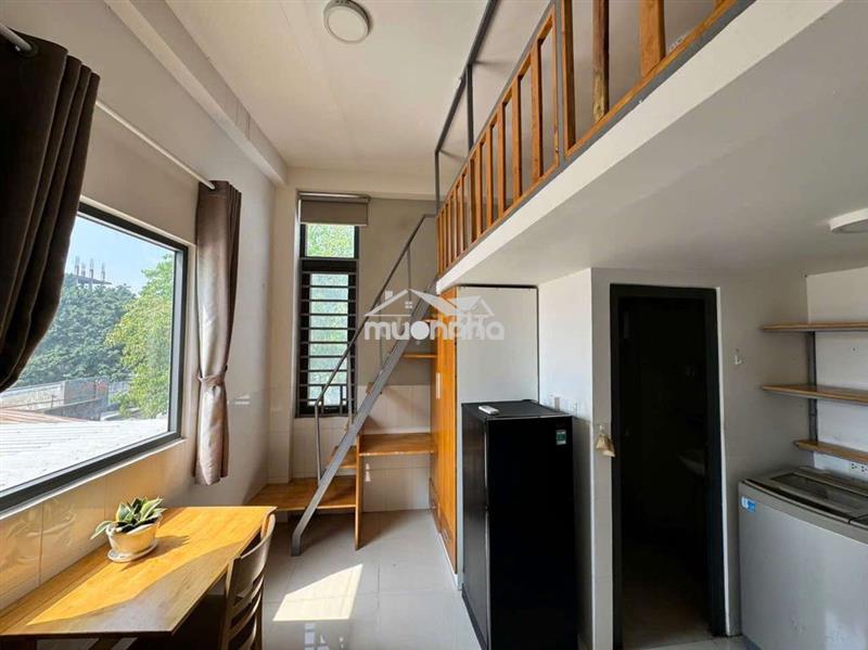 Căn họ có gác đi bộ sang trường ngoại thương - có máy giặt riêng