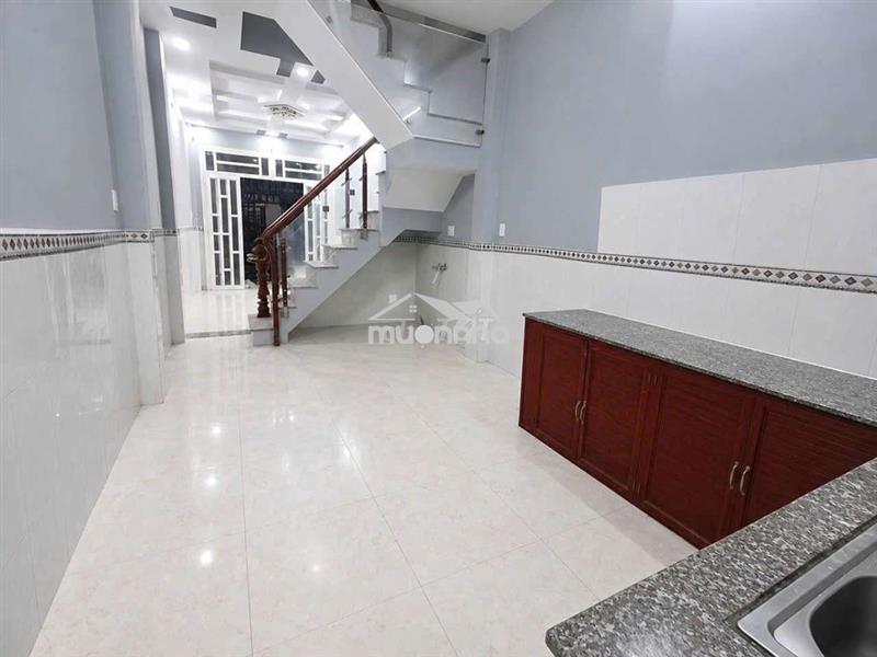 10tr cho thuê nhà nguyên căn 
387 phạm hữu lầu phước kiển nhà bè